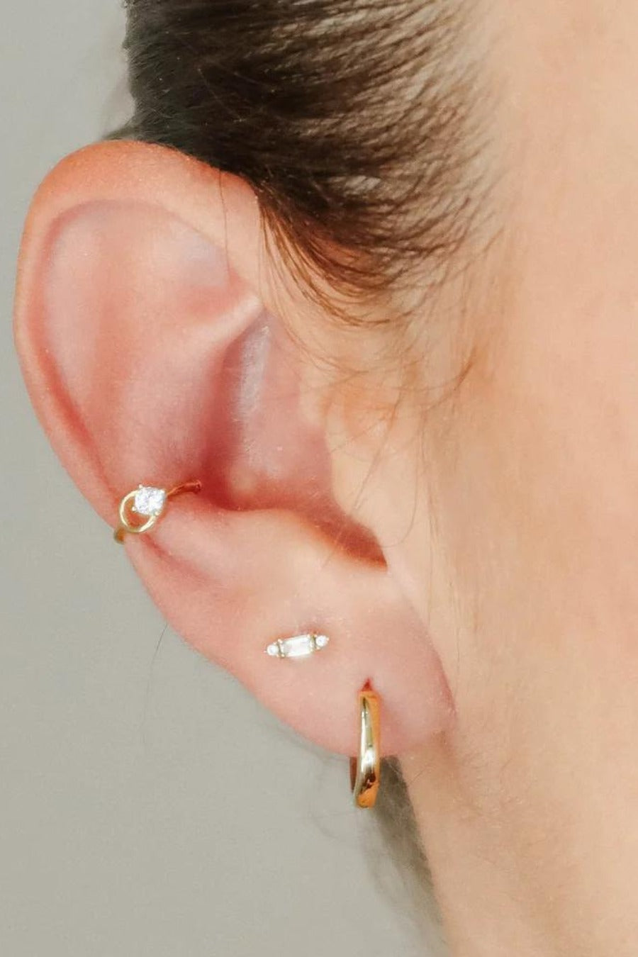 Earcuff de oro con zirconia UGGA Juliet Aurel