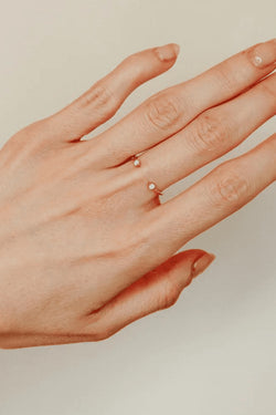 Anillo abierto de oro con zirconias UGGA Juliet Aurel