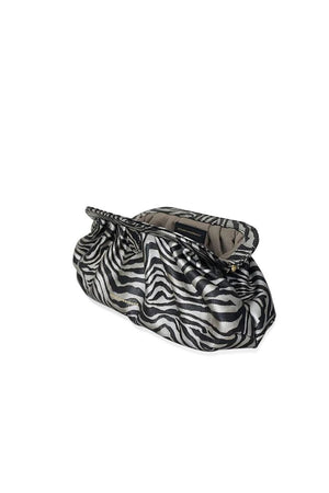 Bolso tipo clutch print zebra UGGA Oriana Rodríguez