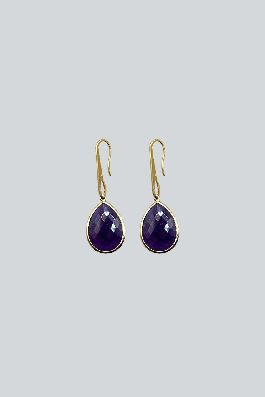 Aretes de gancho con amatista.