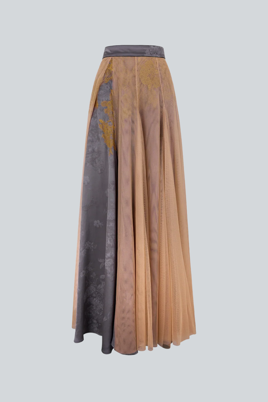 Falda Armor de Sandra Weil, falda maxi de tiro alto en tul rosa blush con capas y base de jacquard de seda