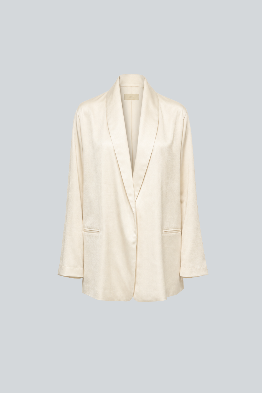 Blazer Opaline de satín ivory con espalda de encaje de Entos.