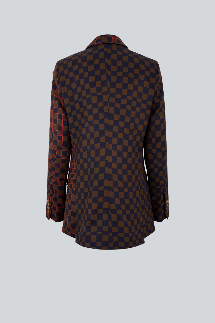 Saffron Blazer vista posterior, blazer sastre con mezcla de tejidos 
