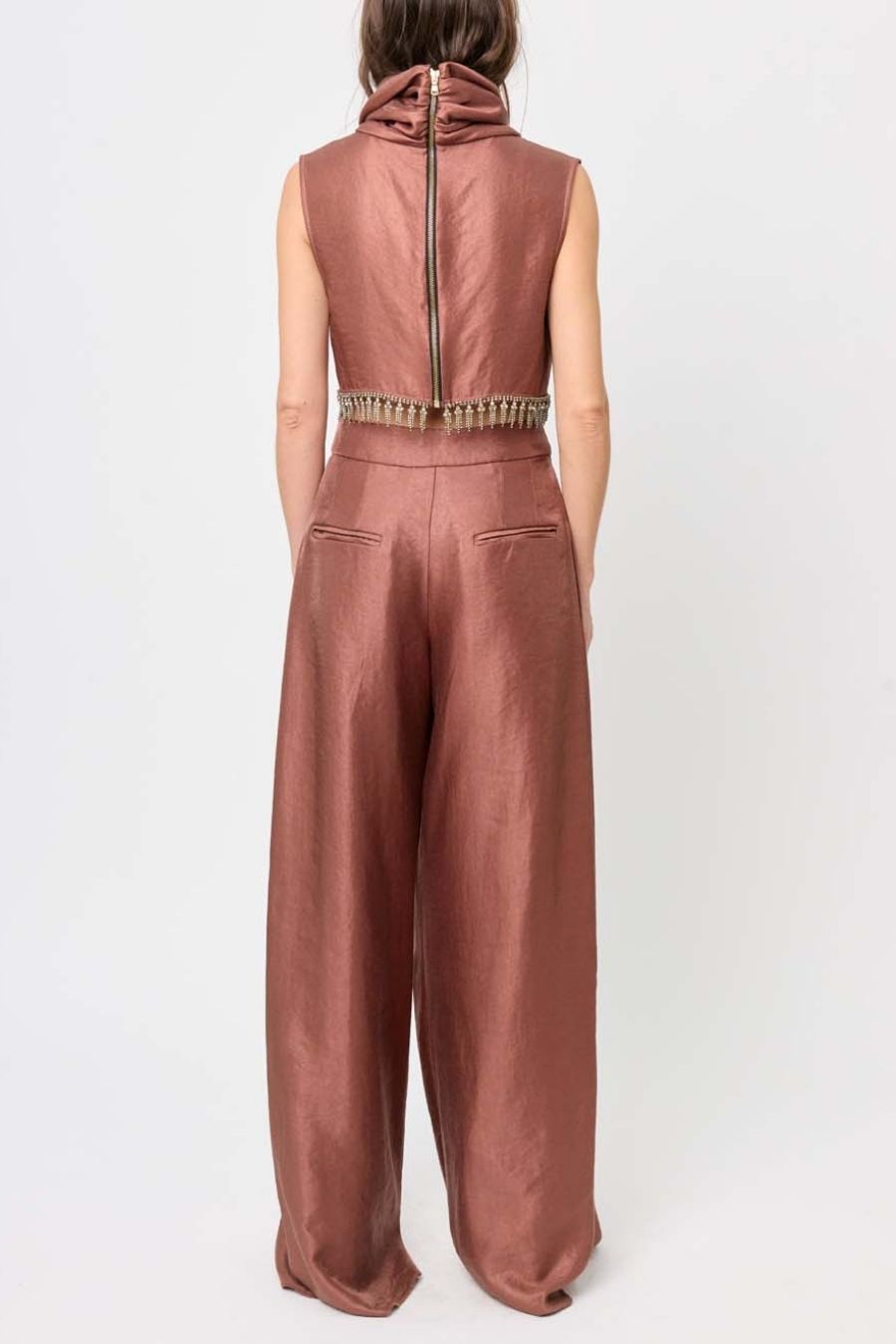 Blusa de cuello alto sin mangas