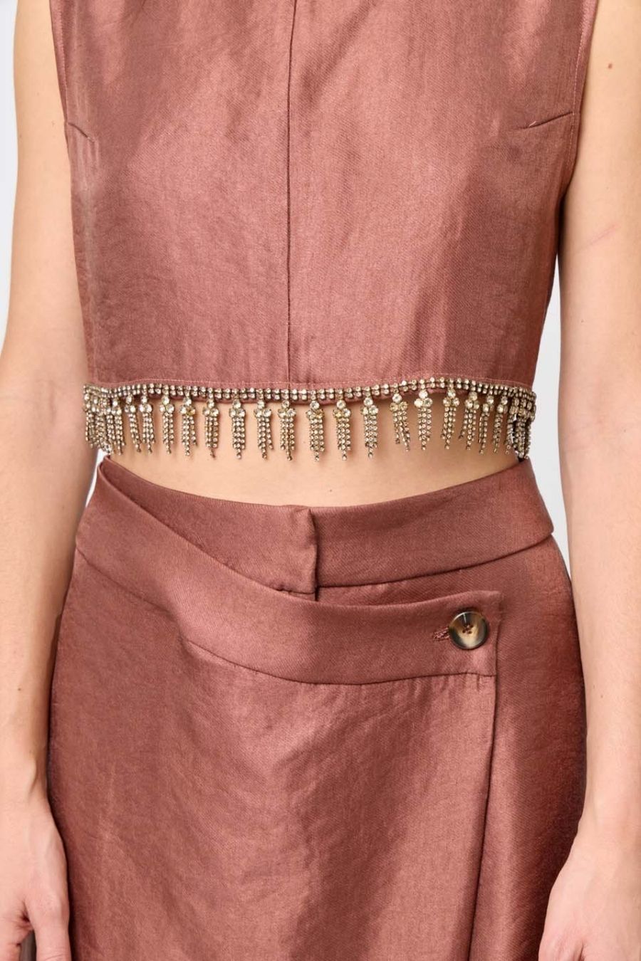 Blusa de cuello alto sin mangas