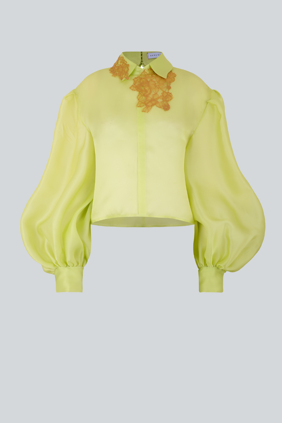 Blusa Allurea de Sandra Weil, camisa de botones con mangas globo de gran volumen