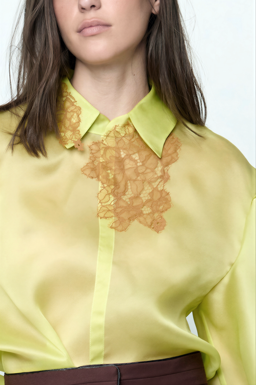 Detalle de las mangas globo de gran volumen de la Blusa Allurea de Sandra Weil