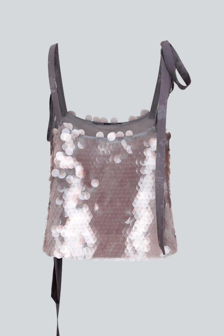 Blusa Endearment larga de lentejuelas con silueta camisole de Sandra Weil vista posterior.