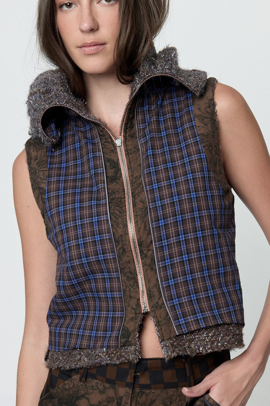 Top de punto grueso con cuello alto de Sandra Weil.  doble vista