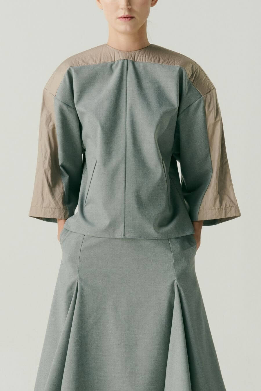 Camisa estructurada con cortes UGGA Abel López