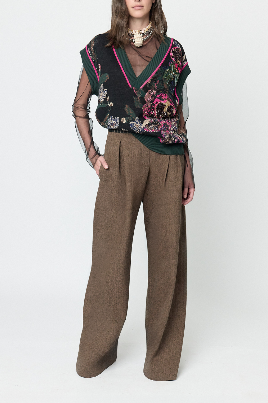 Chaleco Botticelli visto por detrás, diseño oversized de punto vista frontal