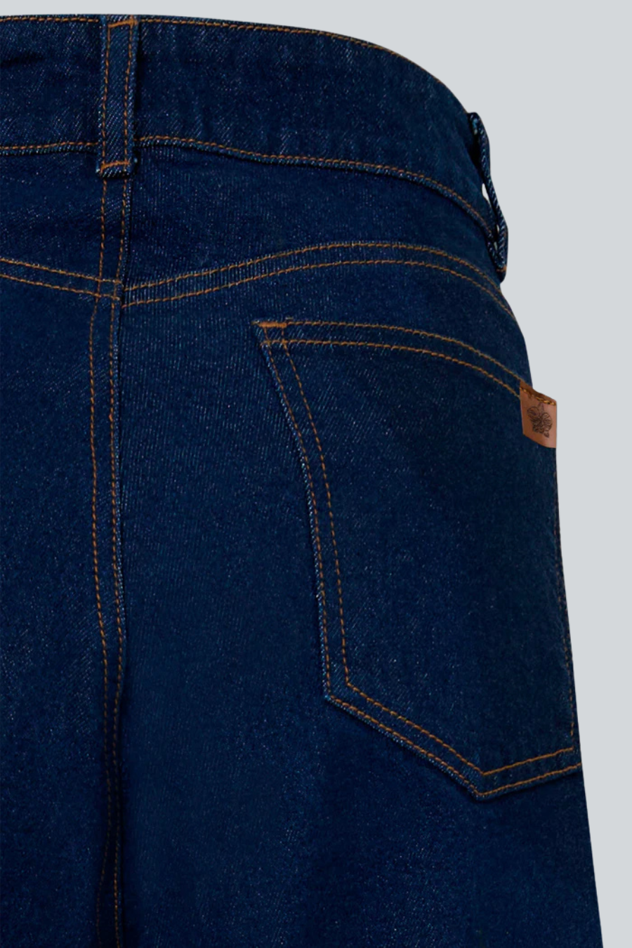 Jeans culotte de tiro alto azul oscuro de PADOVA, vista de detalle.
