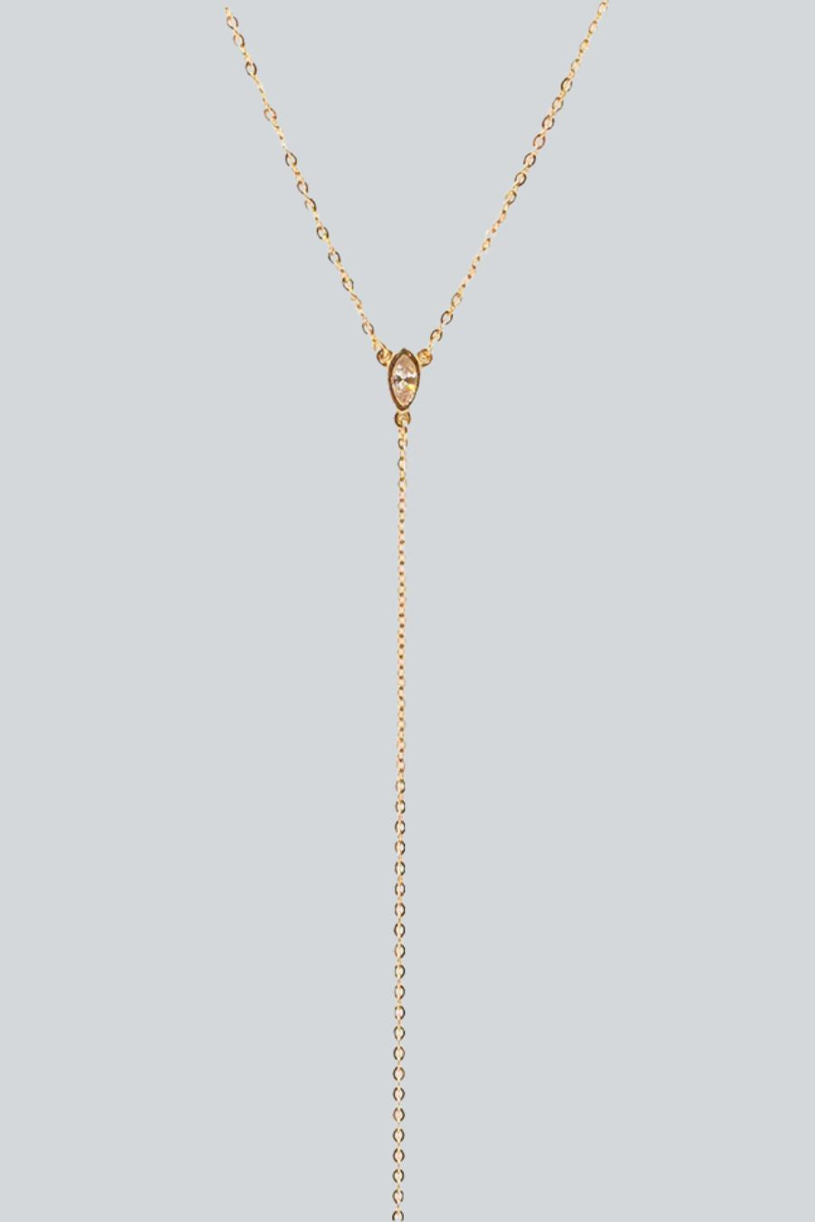 collar largo con zirconia corte marquis