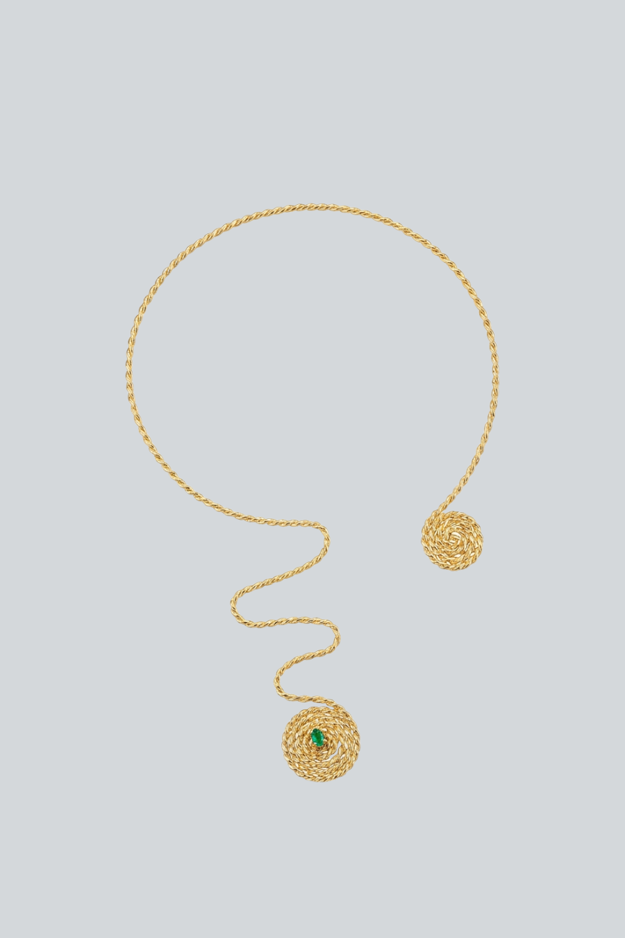 Collar Caliope de Catalina Beuth en baño de oro de 24K con espirales y esmeralda central