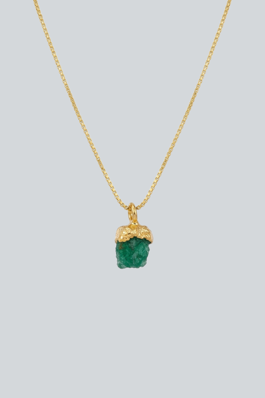 Collar dije de esmeralda de Catalina Beuth con piedra de forma irregular