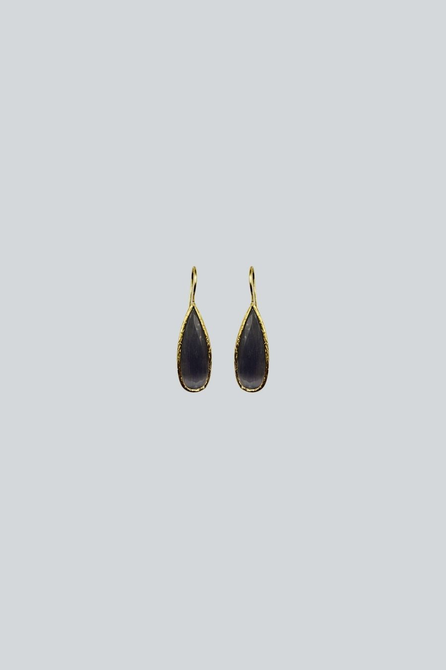 ARETES GOTA CHICA GRIS