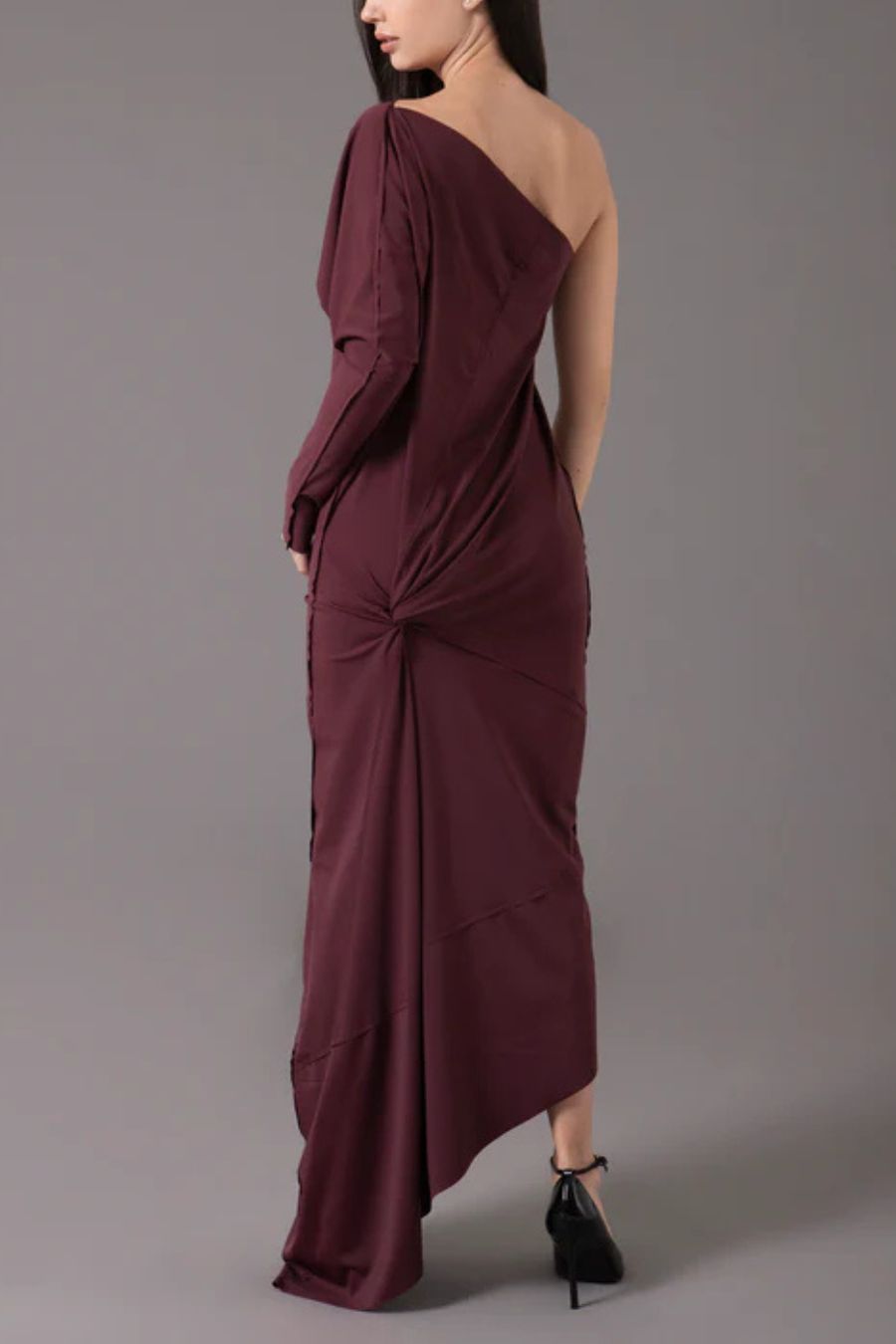 VESTIDO HOMBRO CON MANGA