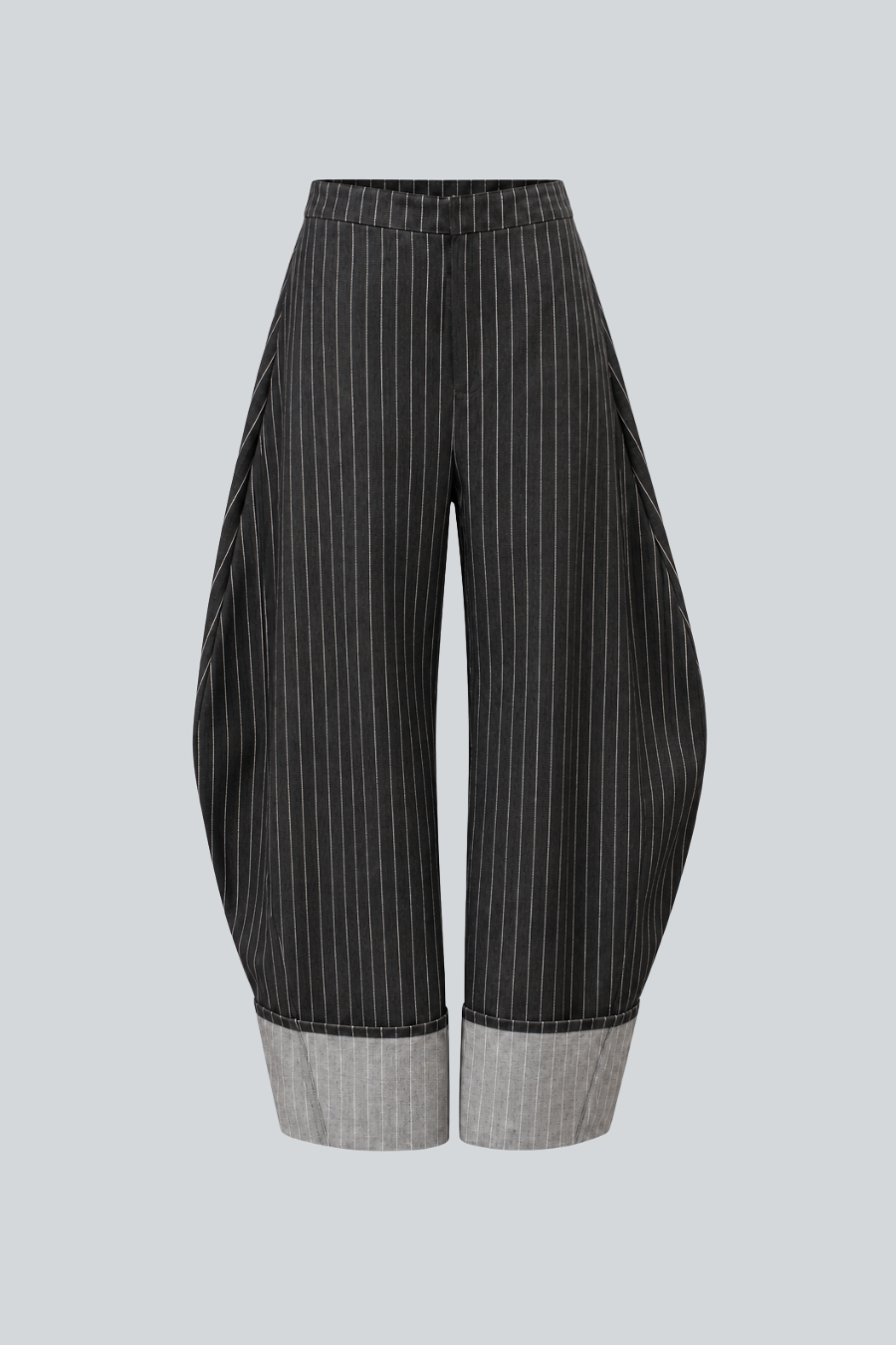 Pantalón Degollado de Cancino, pantalón balloon de denim de rayas con bastilla ancha