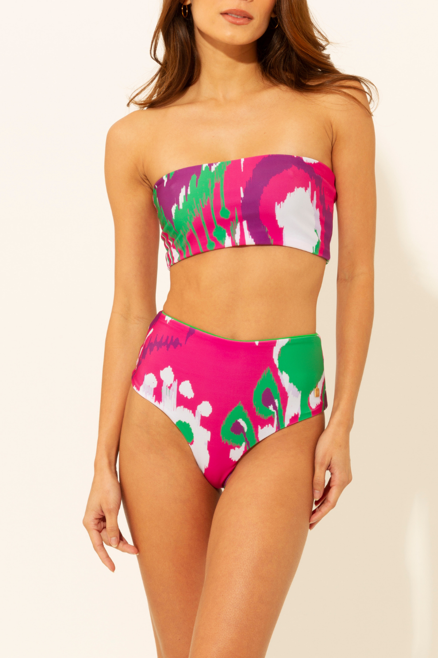 Bikini Penelope Maui de SG Eleazar con estampado paisley en tonos rosas.