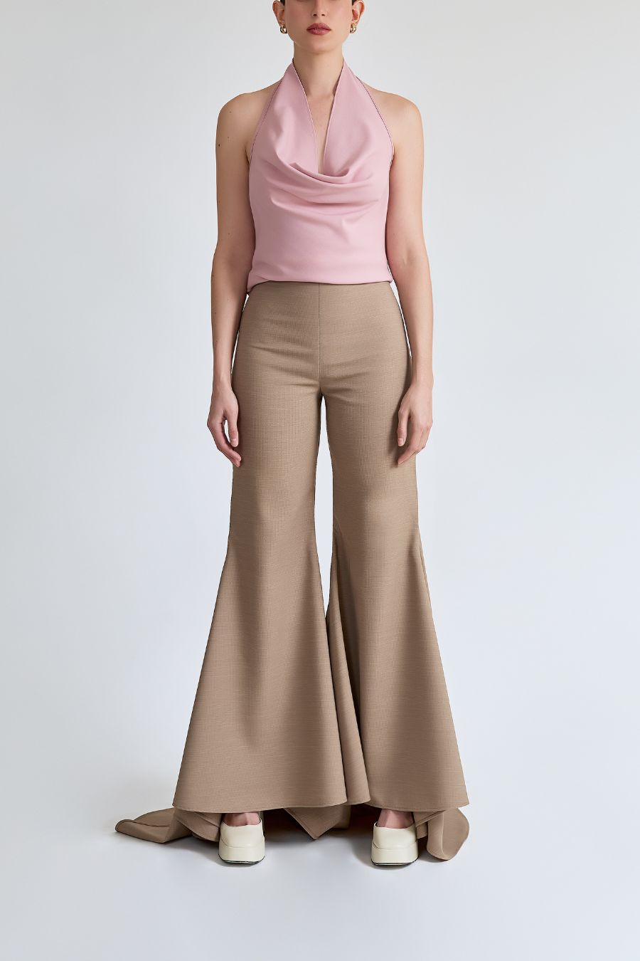 PANTALÓN SEMI AJUSTADO MARRÓN