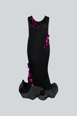 Vestido negro con flores rosas