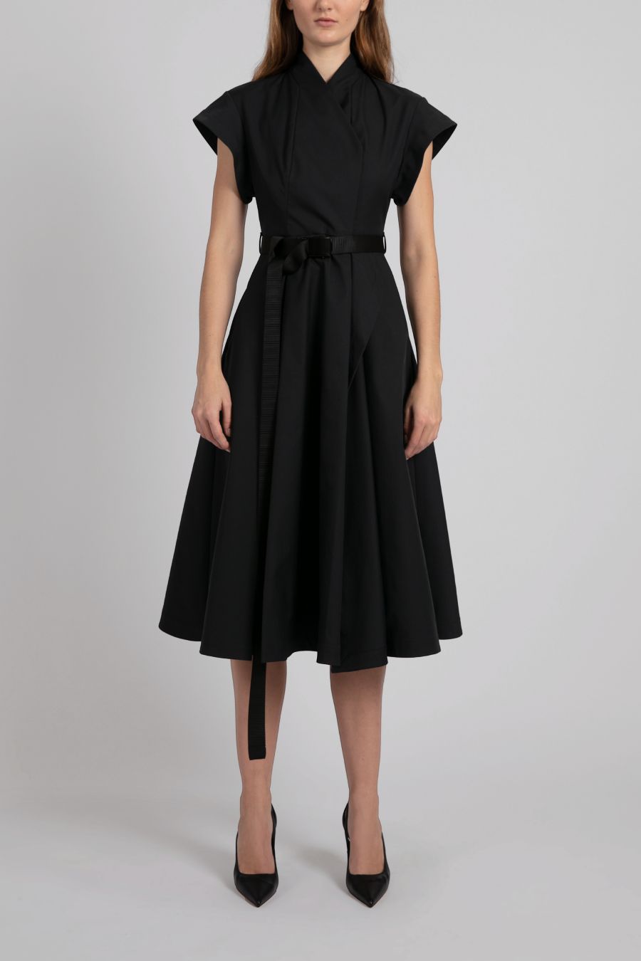 VESTIDO MIDI EN A NEGRO