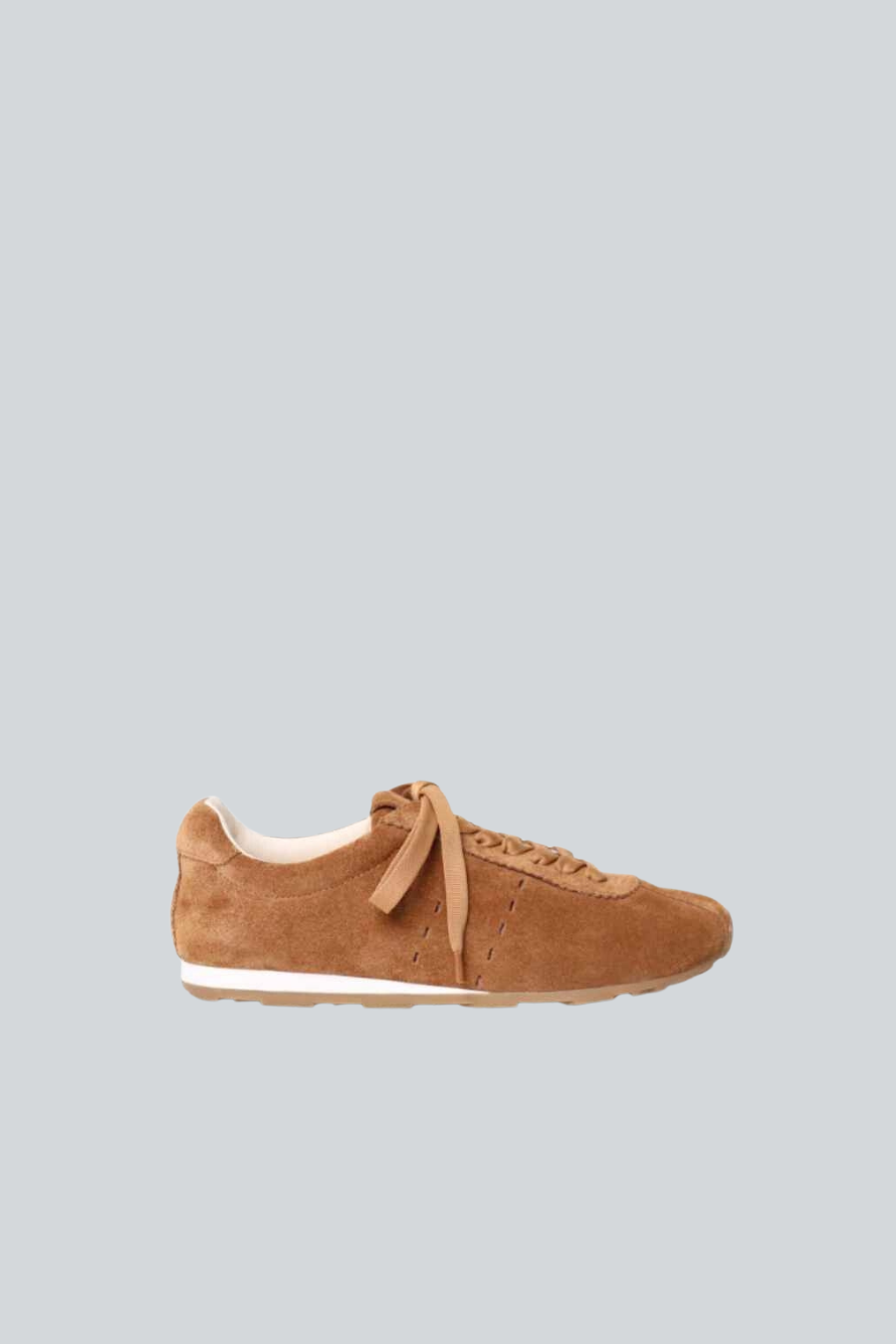 Tenis de piel gamuza de Dione, color camel vista lateral.
