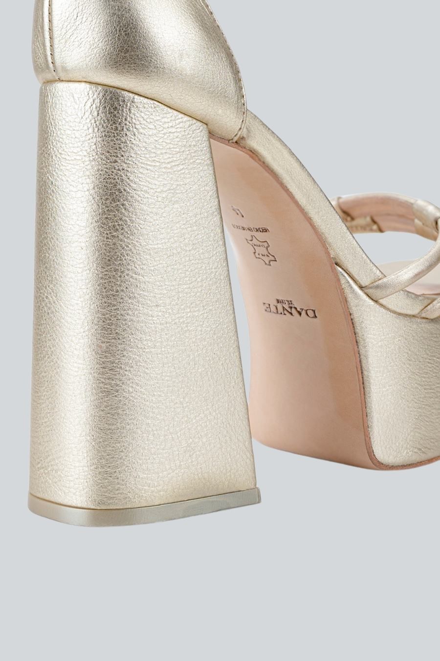 PLATAFORMA LUCÍA METALLIC