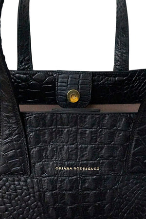 Bolso negro con textura Oriana Rodríguez Ugga