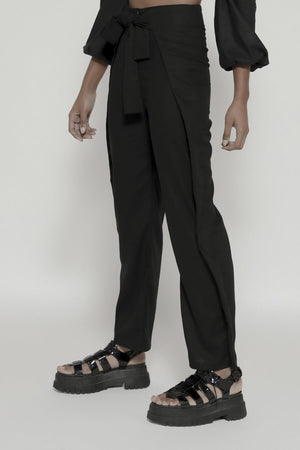 Pantalón largo amplio negro sobre capa en laterales Cihuah Ugga